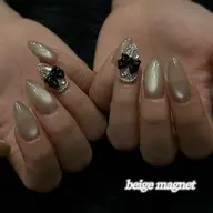 他店長さ出しオフ＋マグネットネイル💅🏻