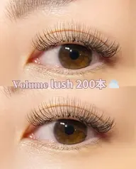 ボリュームラッシュ300本🪽｛オフ可◎｝※LEDエクステはオフ不可