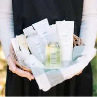 1番人気✨毛穴・肌と本気で向き合う肌改善1ヶ月！！1回分のエステ料金で、1ヶ月分のスキンケアセット&4回エステセット！