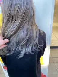 💕ちらっと見えるのが可愛い💕インナーブリーチ➕トレンドカラー➕ oggiotto8ステップトリートメント付