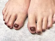 光で輝くキラキラフットフラッシュジェル🤩丁寧なケアできらめきがより一層際立ちます♡