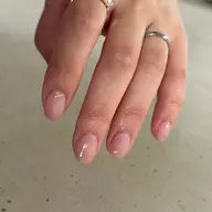 表参道🚉ご新規様◎オフあり🍀クリアベースにワンカラー、グラデ3490円🫧パラジェル使用💅お時間ご相談