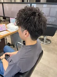 カット＋特殊パーマ(ツイスト、スパイラル等)