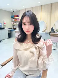 🔴🔵韓国風レイヤー【平日予約限定】似合わせカット+極つやカラー