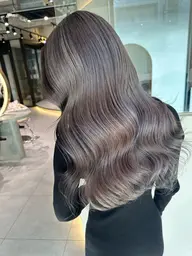 【✨🫧髪質改善ケアカラー➕トリートメント✨🫧】お客様の髪質、履歴に合わせた経験豊富な知識で薬剤選定を行います⭕️