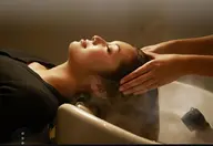 🫧疲れてしまった髪と頭皮に潤いを🫧全体ケアカラーorカット➕スパ(平日のみ)➕トリートメント(ロング料金無し)🫧