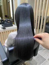 クオライン縮毛矯正+デザインカット(指名料込)💡(トリートメント2500円​〜​可)