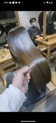 【広がり/うねり/パヤ毛】　　　　　　　　　　　　　　　　美髪矯正＋メンテカット