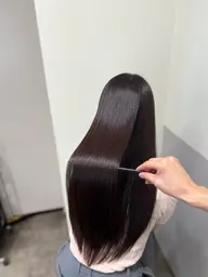 🪞人気No.1🪞縮毛矯正+髪質改善トリートメント🫧圧倒的な仕上がり、ダメージを極限まで抑え今までにない美髪に✨️