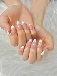 【オフあり】ハンドフレンチネイル🎀