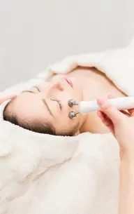 初回価格！￥4000⇒￥3000筋膜リフトアップコース