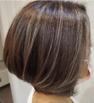 【白髪が好きになる👩🦳】話題の白髪ぼかしハイライト+美フォルムカット+保湿トリートメント