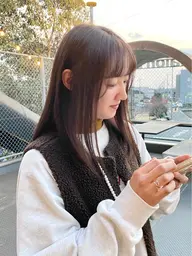 デザインカット + ナチュラルアイロンストレートパーマ　¥24750 → ¥18880