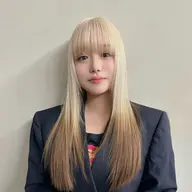 【黒髪→ミルクティーに✨】ブリーチ3回+カラー+tr《ブリーチカラー、ハイトーン、ムラ修正、ホワイトカラー、中崎町》