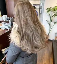 【なりたい髪色に✨️】リタッチケアブリーチ＋高発色カラー＋トリートメント