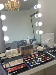 《プロの技術で印象UP》骨格メイク×肌質別ベース仕上げ