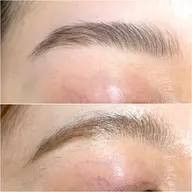 【眉毛–Waxデザイン】黄金比で骨格バランスをとりながら眉毛の形をデザインします(注:伸ばしてから施術がオススメ)