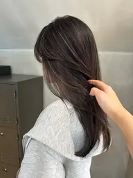 【 お白髪ぼかしハイライト◎ 】 お白髪のお悩みに合わせて、一緒にデザイン考えます💭