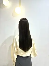 【カット➕縮毛矯正】癖をしっかりと伸ばして、サラサラの理想のストレート髪へ✨日々の扱いがとても楽になります🎀