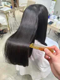 ✨美艶髪をあなたに✨最高美髪縮毛矯正+ケアトリートメント+カット🫧夏のうねりや湿気による広がりを抑えます💫💫