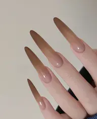 オフ🈚️🫧/〔チップ長さ出し〕グラデショー💅ハンドネイル【クリアベース】