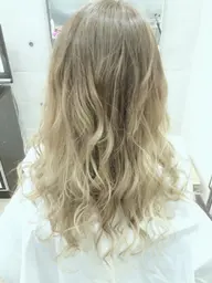 ハイトーンの救世主✨最新®️透明感ブリーチオンカラー〟