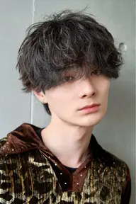 〈平日学生限定クーポン〉骨格補正カット＋お好みパーマ🌀