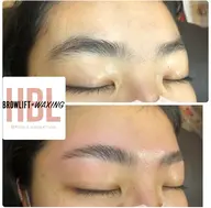 大流行♪ハリウッドブロウリフト