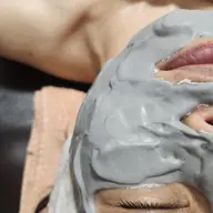 プルプルお肌に♥デコルテトリートメント付き紫外線ケアはお早めに