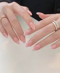 【艶フォルムワンカラー💅(フィルイン対応/オフ無料❣️】Ecrin自慢の艶フォルム 指さきを長く美しく見せる仕上がり！