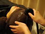 眼精疲労とアロマリラクゼーションヘッドスパ 【期間限定モニター募集】姉妹店MOMO.での施術になります