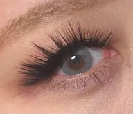 FOXアイ風ボリュームラッシュ☘️写真撮影🆗な方、お願いします🤳