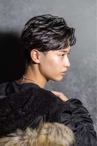 【❗️🪶人気沸騰中🪶❗️】　　　　　　　　　メンズカット➕フェザーパーマ➕前処理剤