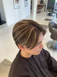 【ハイライトカラー＋オンカラー＋1stepトリートメント】