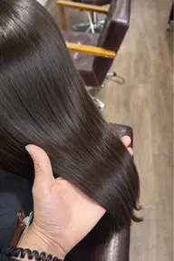 『ミニモ＆ご新規様限定』‼️お悩み解消ストレート＋カット＋トリートメント