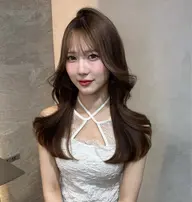 ❤️人気𝐍𝐨. 𝟏クーポン❤️【小顔になれる全体カット】+髪質改善トリートメント+コテ巻🇰🇷