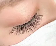 ボリュームラッシュ3D～5D 300本(オフの本数により時間前後します)