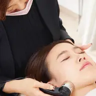 【超音波毛穴洗浄+ヒト幹細胞導入のW効果】うるキュア美肌フェイシャルエステ♪ \7700　[浜松市/エステサロン]