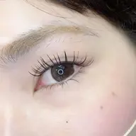 初めてのご来店で利用可💟 ¥6,900 🌟フラットラッシュ100本+下まつげ30本(オフ代込み)