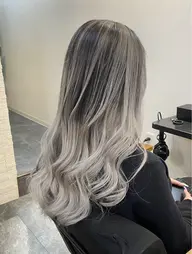 【⌚️当日限定⌚️】バレイヤージュ(1ブリーチ)+トリートメント