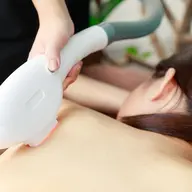 🌈【3月平日限定🌈】超‼️‼️お得🉐最新機器で全身ツルスベ✨🌼全身脱毛【顔.VIO込み】🌼