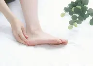 カサカサガチガチからふわツルの足裏に🦶❣️角質ケア❣️