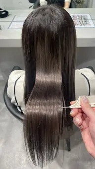 ✨髪質改善✨(酸熱トリートメント)髪の表面外部から汚れを落とし内部まで浸透補修。