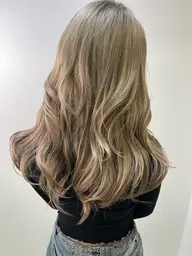 【No.2🤝髪の毛を明るくしたい方🤝】フルブリーチ×カラー/全体的な色味を替えてスタイルチェンジに✨️