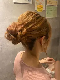ヘアセット  ③お団子アレンジ  きっちりの中にも抜け感があるのがポイント！