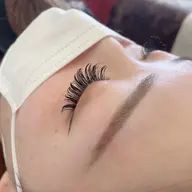 【新春🌸】マツエクつけ放題👀　🌈強化剤&アイシャンプー付き🌈