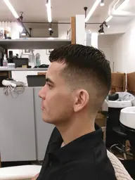 【フェード/刈上げ】+シャンプー+お顔剃り+襟剃り+眉カット+ヘアセット