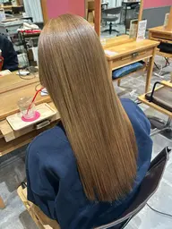 ブリーチ一回➕オンカラー➕Aujuaシャンプートリートメント付き