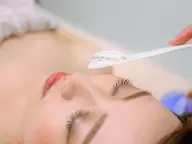 【なんば店限定】お顔脱毛+美容液パック2回　￥5500