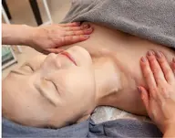 ドライヘッドスパ&デコルテマッサージ30分⭐️眼精疲労にも✨アロマオイルで癒しの御時間を✨